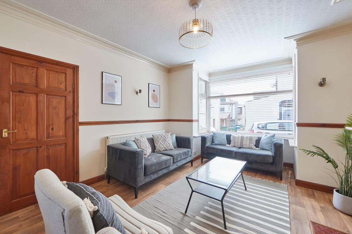 Blue Sky 3 Bedroom Cottage Whitby Extérieur photo